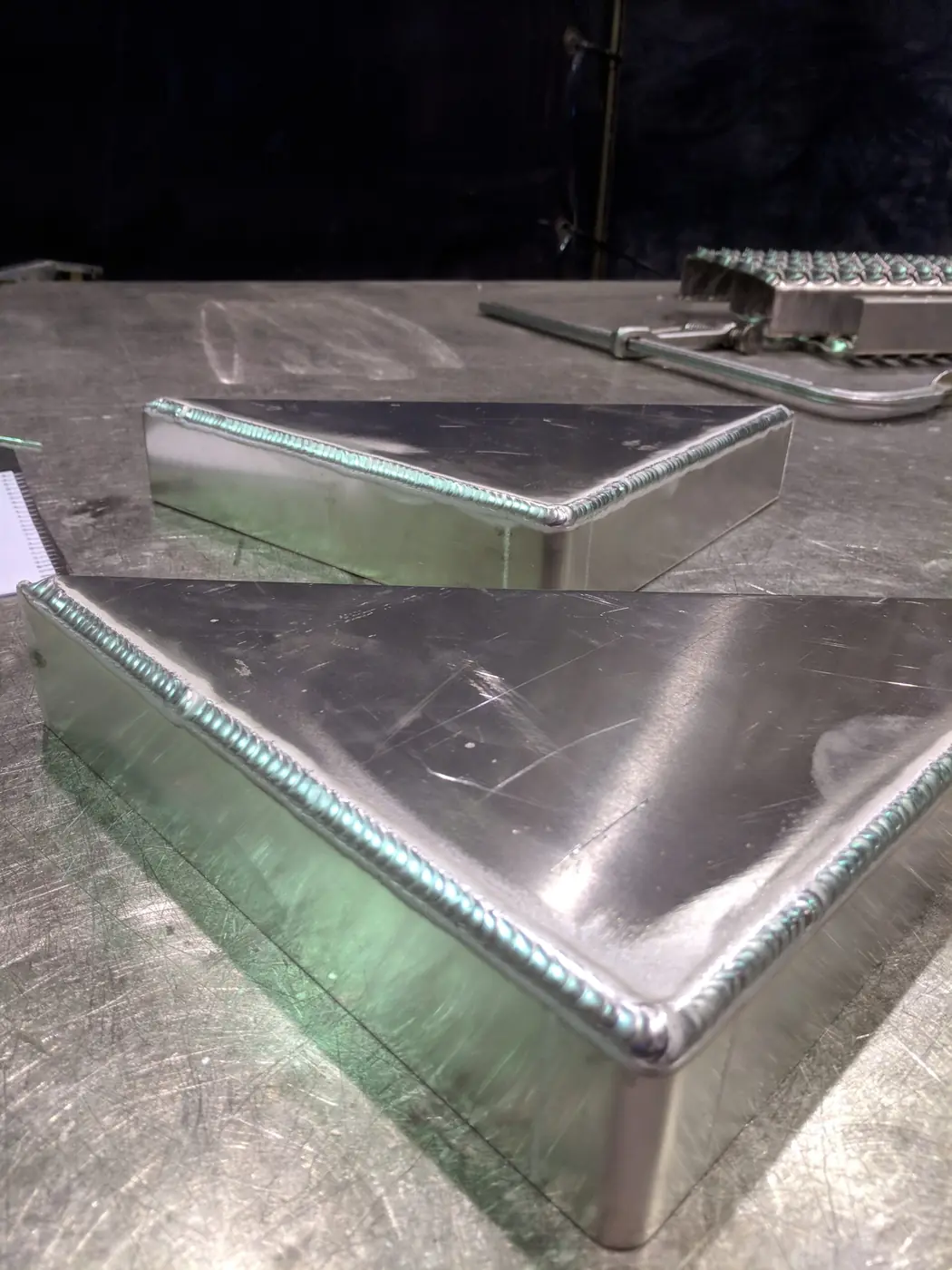 TIG-welded aluminum box corners